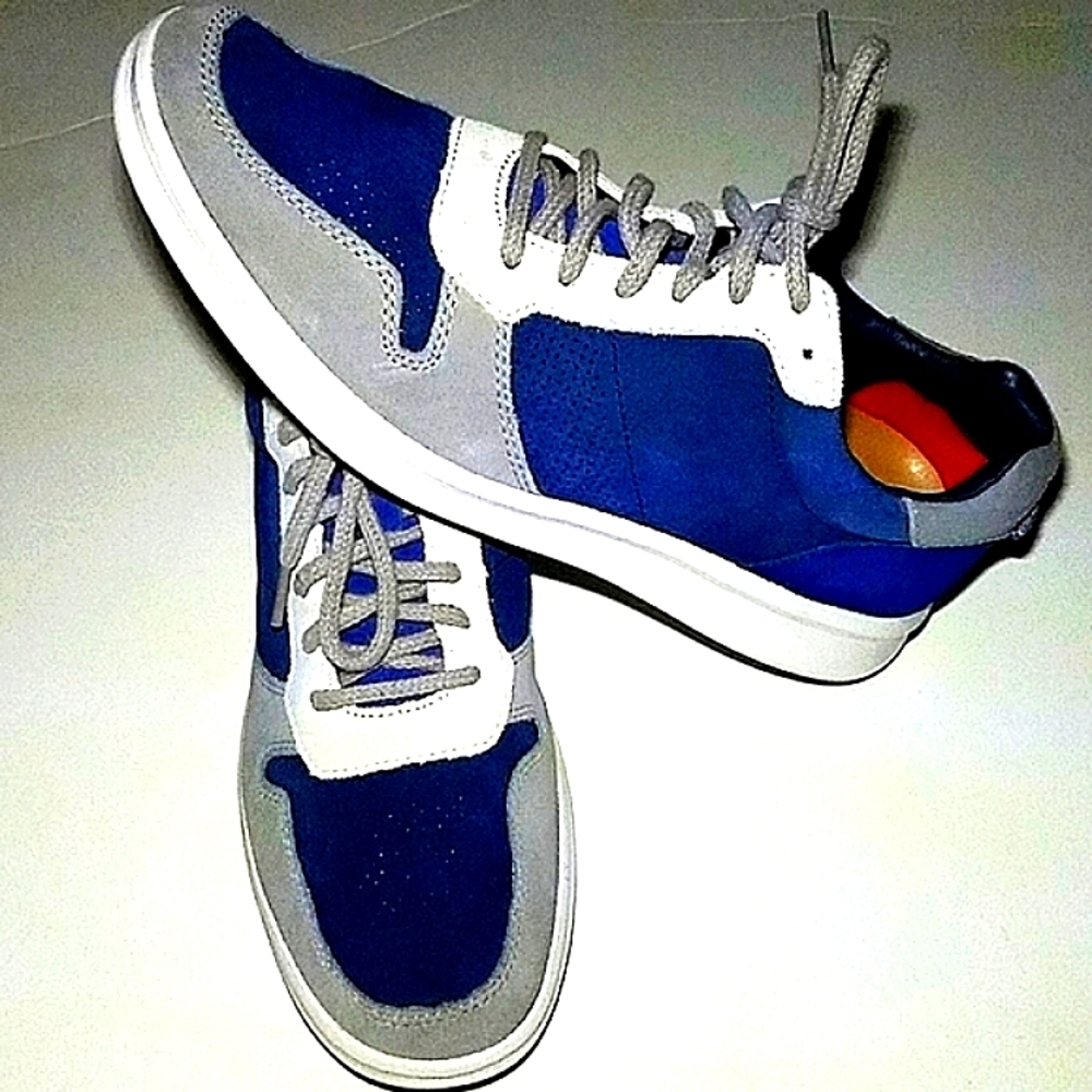 UGG   SNEAKERS